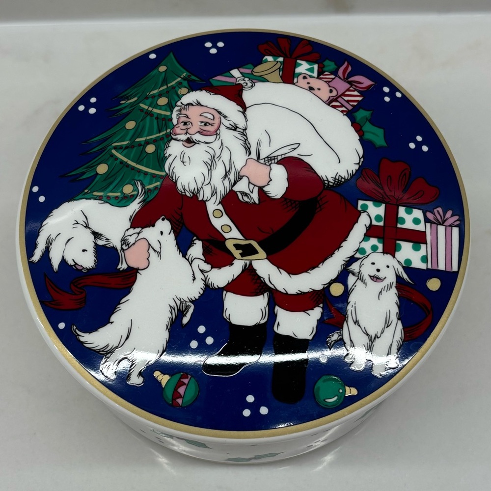 Vintage Mikasa Santa’s with Dogs Season Christmas Porcelain Trinket Box Japan